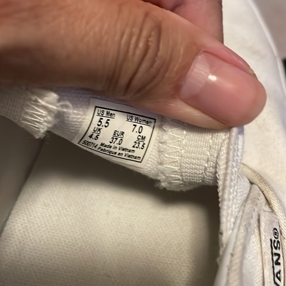 Vans - Picture 12 of 13